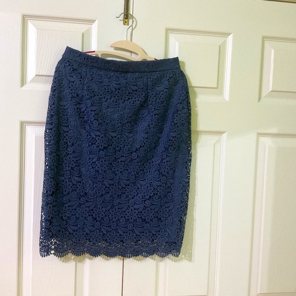 Uniqlo women lace skirt, blue, size m, new white tag, beautiful - Picture 1 of 4